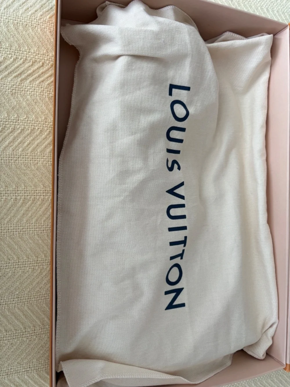 Louis Vitton Duo Slingbag